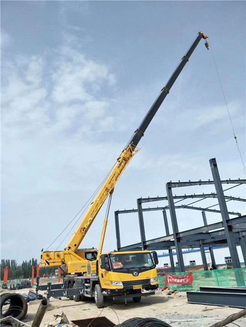 耿马县超高层建筑钢结构吊装案例